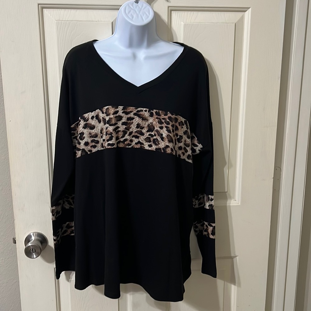 Long Sleeved Black & Leopard shirt